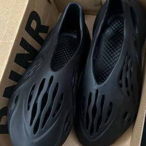 Adidas Foam Runner in Black